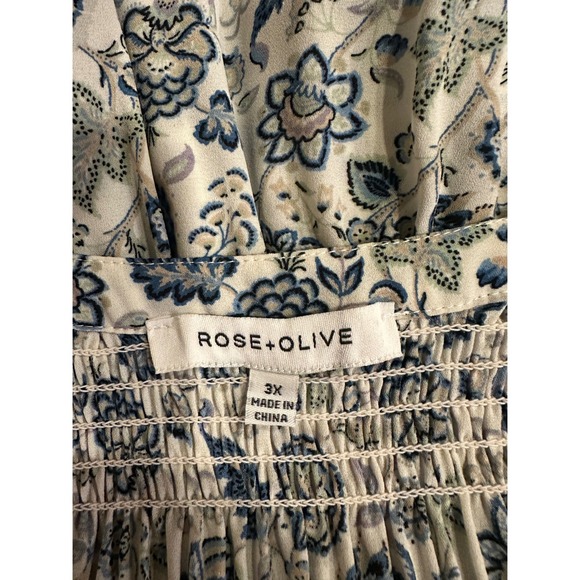 ROSE & OLIVE Plus 3X Smocked V Neck Floral Print 3/4 Sleeve Button Front Blouse - Picture 2 of 6